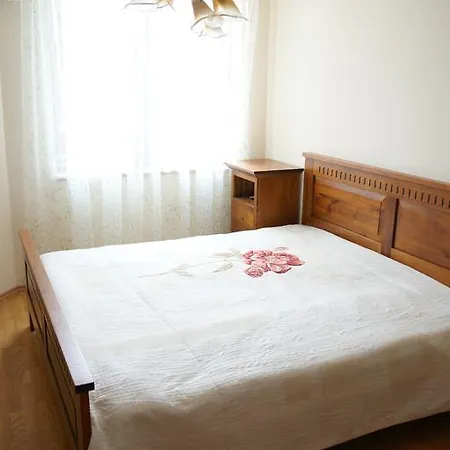 Queen's View Apartment *