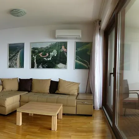 Queen's View Apartment