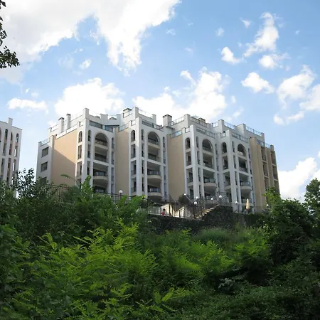 Queen's View Apartment *